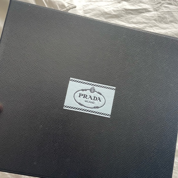 Large Prada bucket hat - Picture 5 of 5